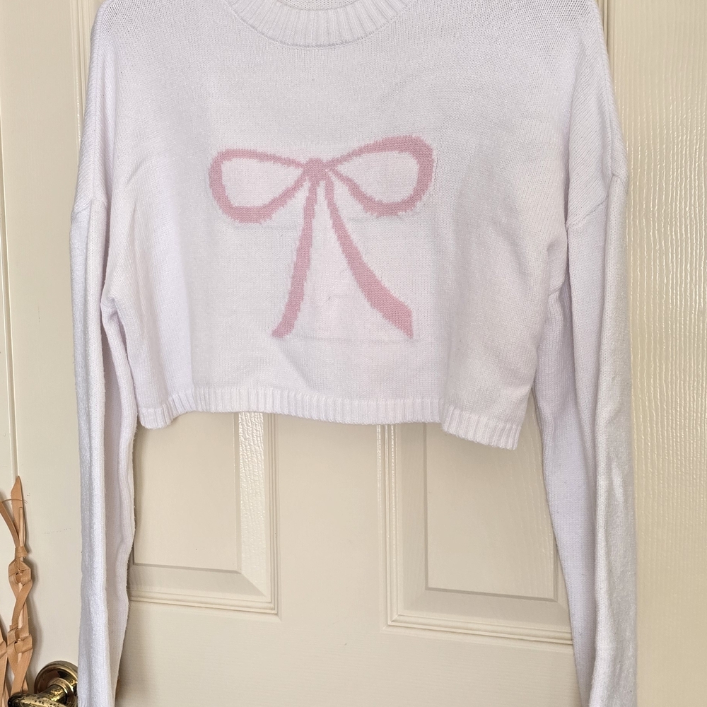 Edikted White Crop Top with Pink Bow